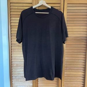 Men’s lululemon shirt